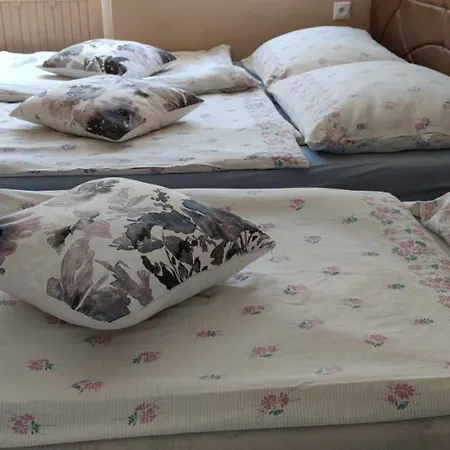 Hodosi Apartman Apartment