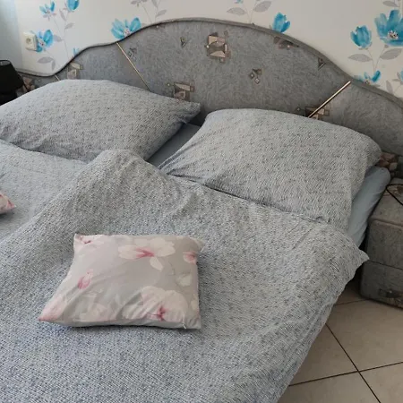 Hodosi Apartamento *
