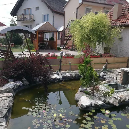 Hodosi Apartman * Velky Meder