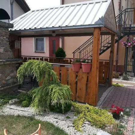 Hodosi Apartamento *